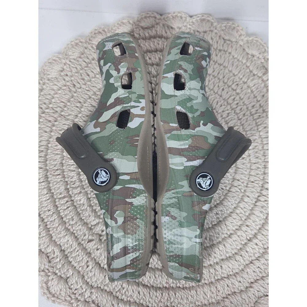 CROCS classic camo